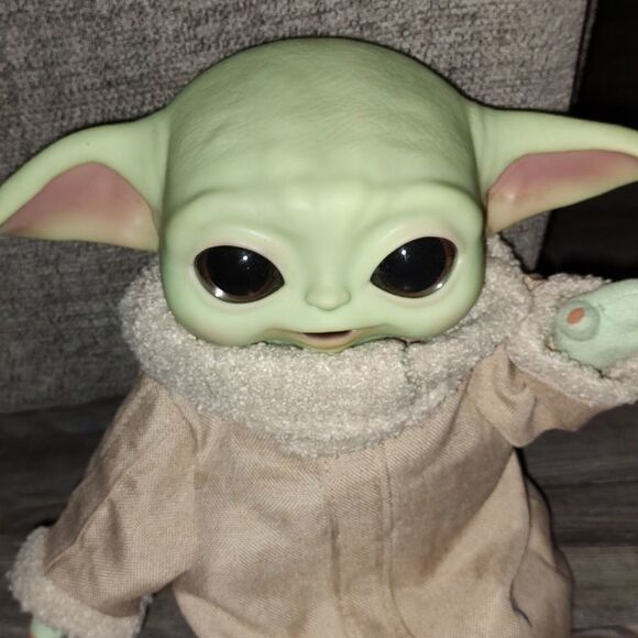 Mandalorian The Child Star Wars Talking Plush Baby Yoda - Picture 3 of 7